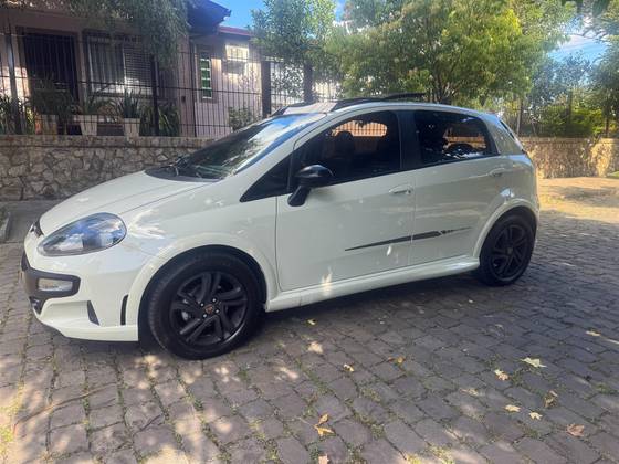 FIAT PUNTO 1.8 BLACKMOTION 16V FLEX 4P MANUAL